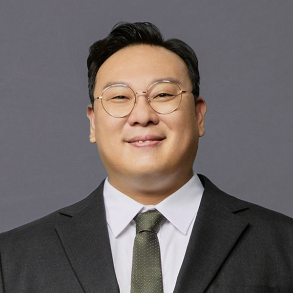 Jin Sik Kim, Assistant Professor, Management Science & Information Systems