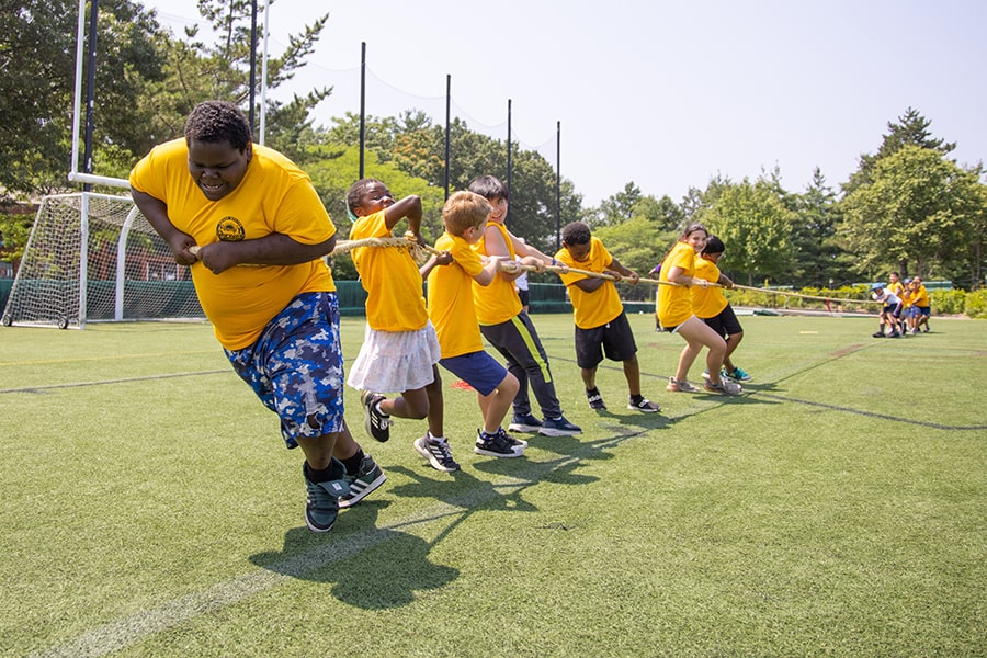 Camp Shriver kids pulling rope