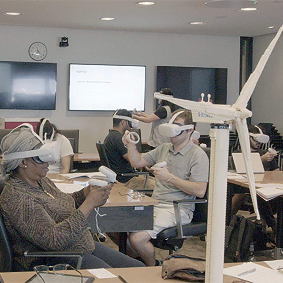 Students participate in the Offshore Wind course