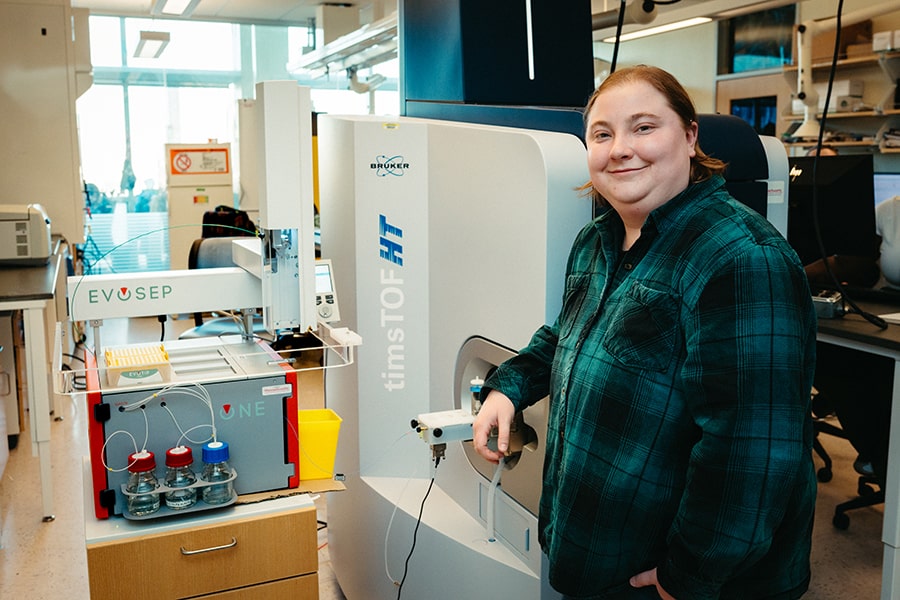 Rachel Muriph in lab